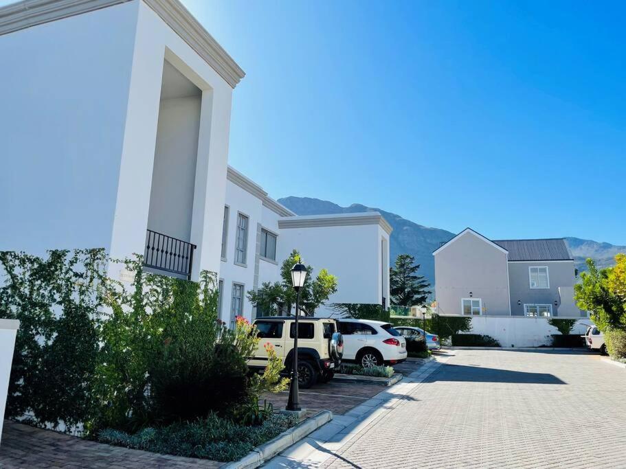 Spacious, Modern & Convenient Franschhoek Bagian luar foto